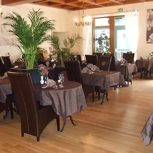 Hotel Logis L'ecu De France, Mauriac (Cantal)
