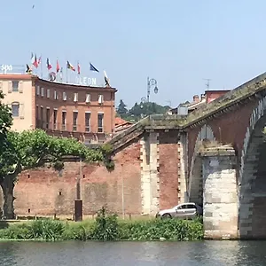 ** Hotel Restaurant Le Pont Napoléon France